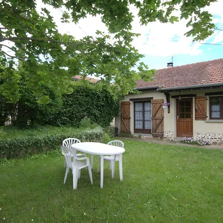 Chaleureux Avec Cheminee, Grande Terrasse, Jeux Pour Enfants Et Promenades A Dos D'anes - Fr-1-496-283 *