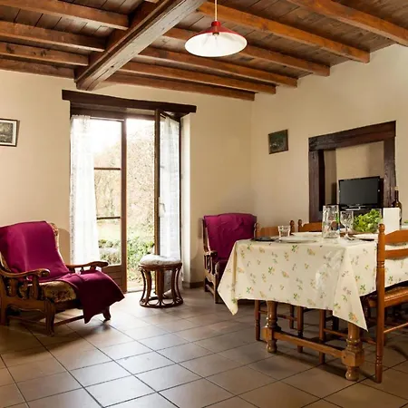 Chaleureux Avec Cheminee, Grande Terrasse, Jeux Pour Enfants Et Promenades A Dos D'anes - Fr-1-496-283 Сasa de vacaciones Saint-Médard-en-Forez